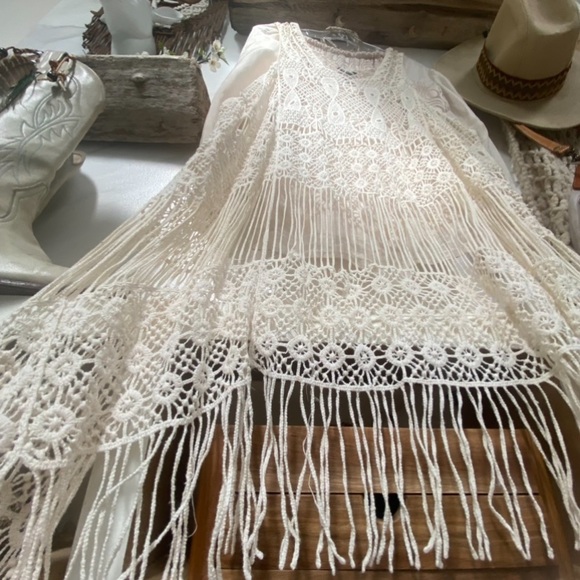 Sweet fringe for days prairie crochet vintage vest w western/Gypsy/hippy vibe - Picture 7 of 11